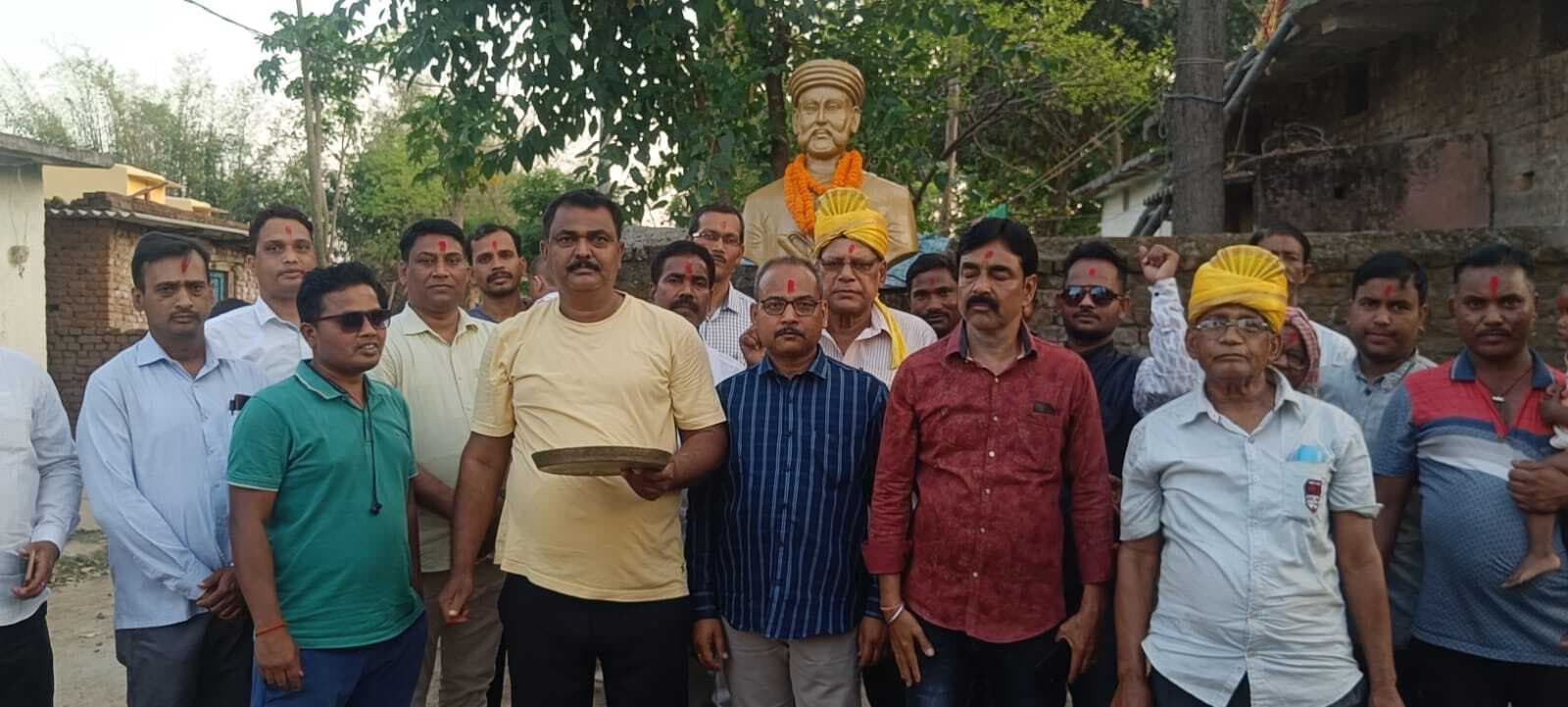 देश की सेवा करने की प्रेरणा हमें वीर कुंवर सिंह से लेने की जरूरत