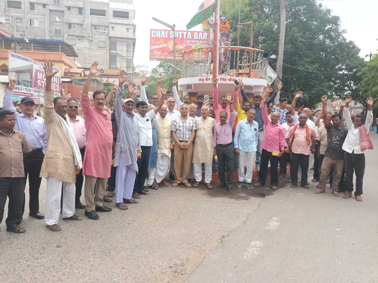 क्षत्रिय समाज ने बाबू वीर कुंवर सिंह को विजयोत्सव पर किया याद