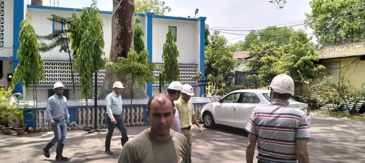 - पानी रिसाव मामले की डीजीएमएस व सिंफर की टीम ने की जांच, काम रहा बंद