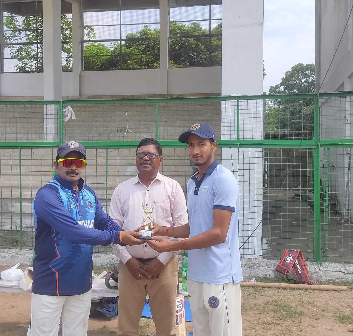 हार के साथ एआर एकादश बी डिवीजन में रेलिगेट