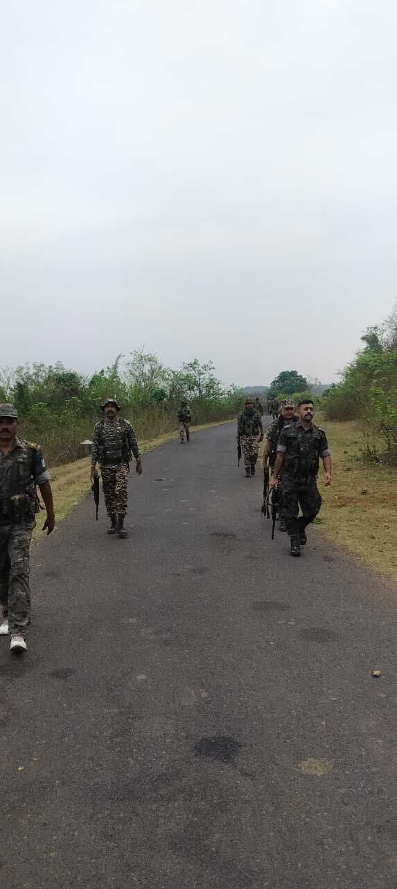 नक्सलियों के खिलाफ पुलिस ने पटमदा में चलाया अभियान