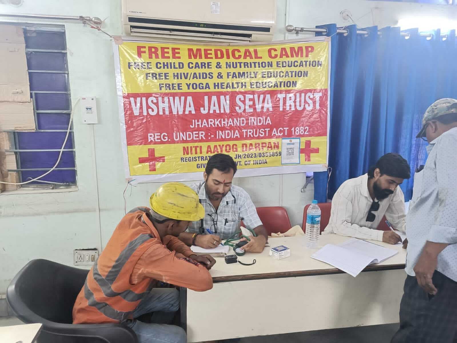 बर्मामाइंस : मेडिकल चेकअप कैंप में 100 लोगों की हुई जांच