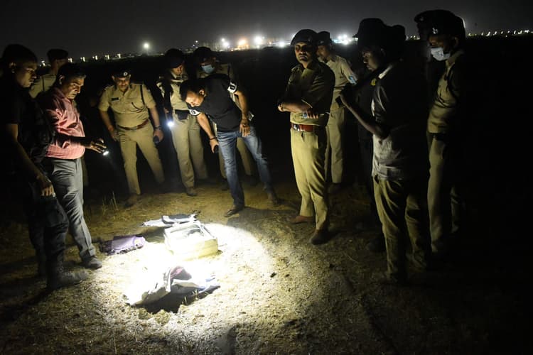 मोबाइल चार्जर के कारण बम का पुलिस को हुआ था अंदेशा