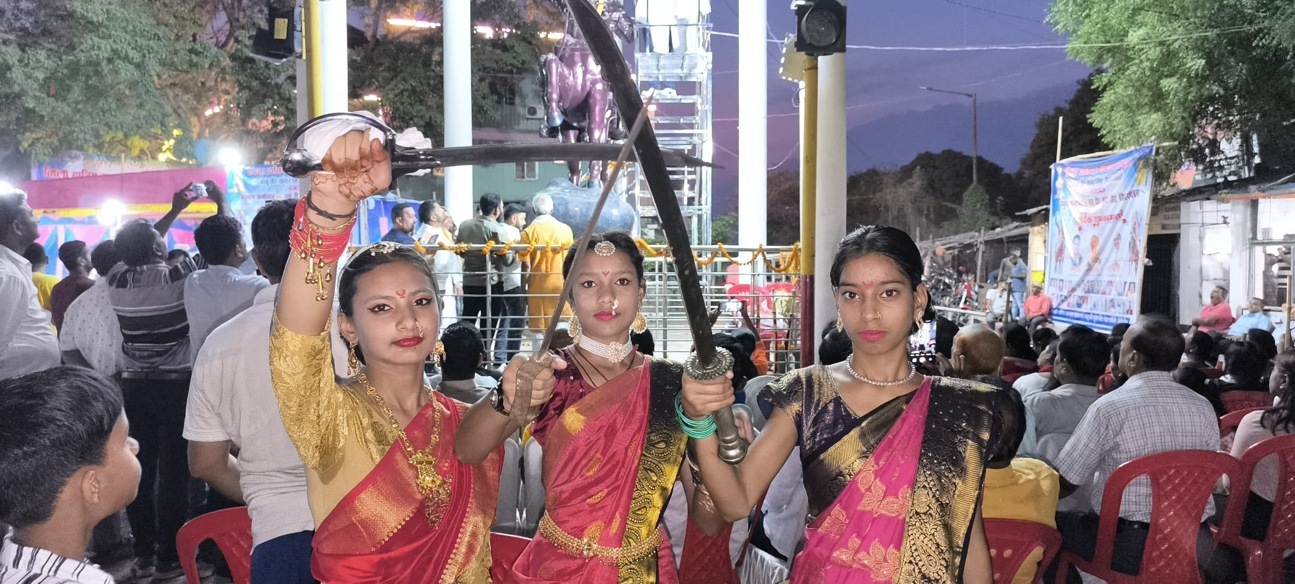 वीर कुंवर सिंह अमर रहे के नारे से गूंजा गिरिडीह शहर