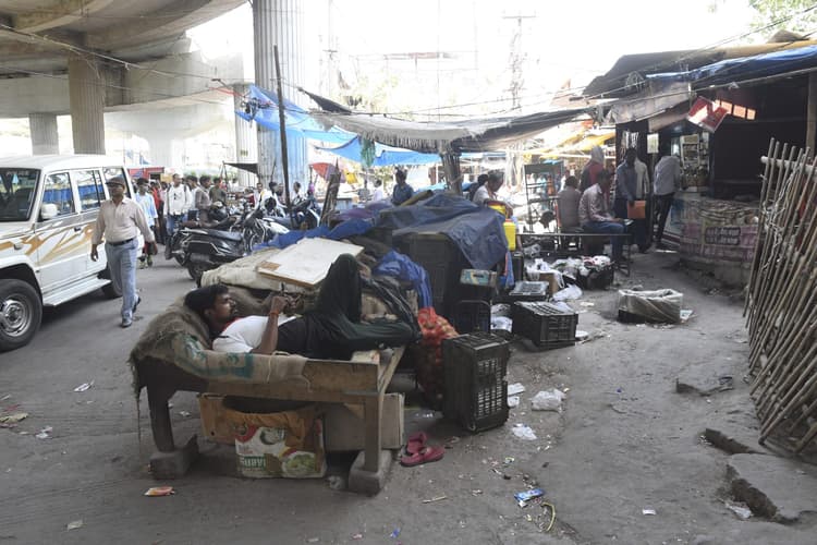 27 हजार स्ट्रीट वेंडरों ने बंद रखा कारोबार, लोगों को सब्जी-फल के लिए जाना पड़ा मंडी