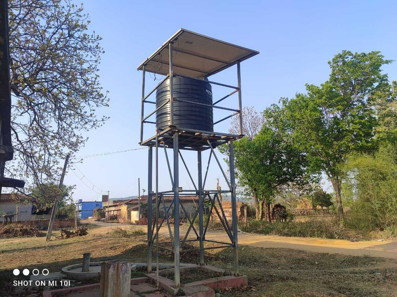 चकवाटांड़ में सूख गये कुएं