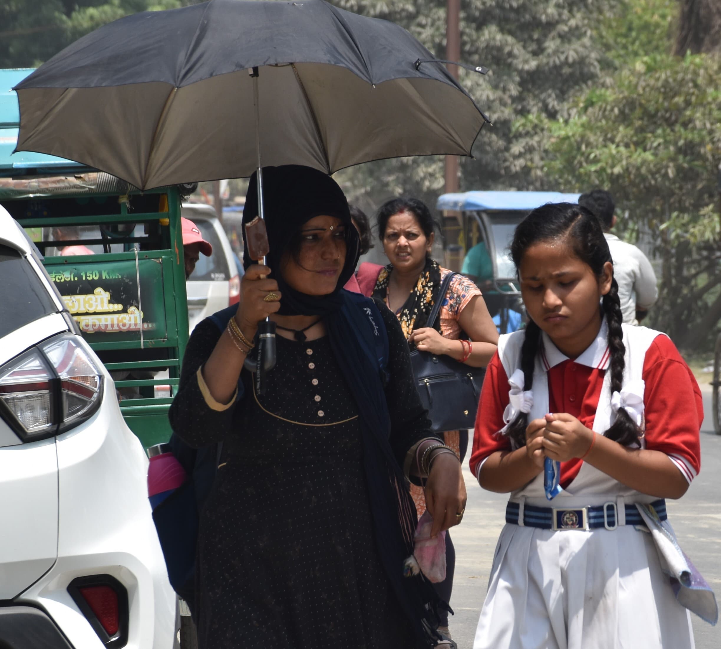 मौसम के गर्म मिजाज से फिलहाल राहत नहीं, तापमान 40 डिग्री पार