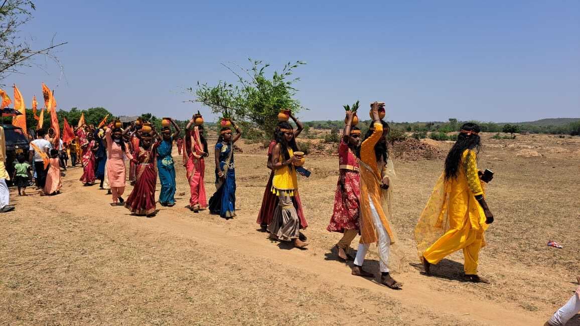 हनुमंत की प्रतिमा की प्राण प्रतिष्ठा को लेकर निकली कलश यात्रा