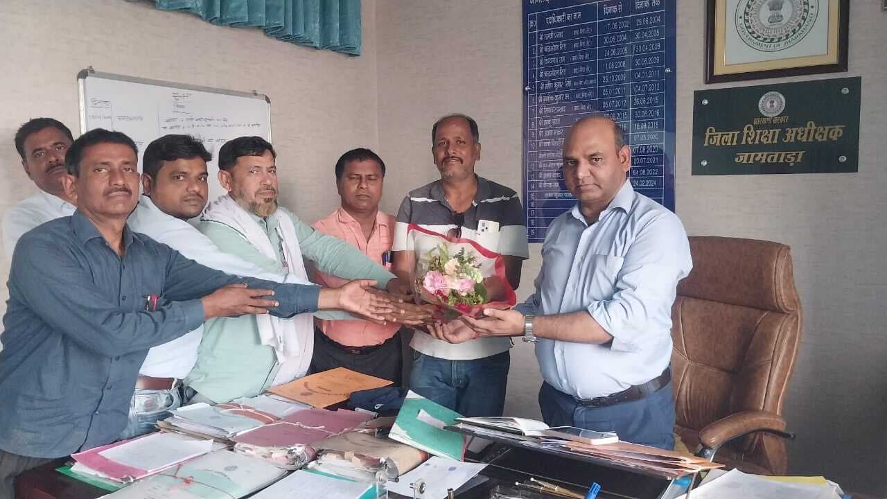 अध्यापकों ने की जनवरी से चार प्रतिशत वार्षिक वृद्धि देने की मांग