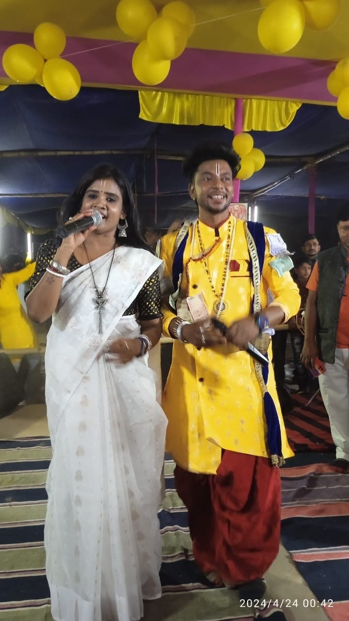 सरस्वती मंदिर में बांग्ला बाउल संगीत की दी गयी प्रस्तुति