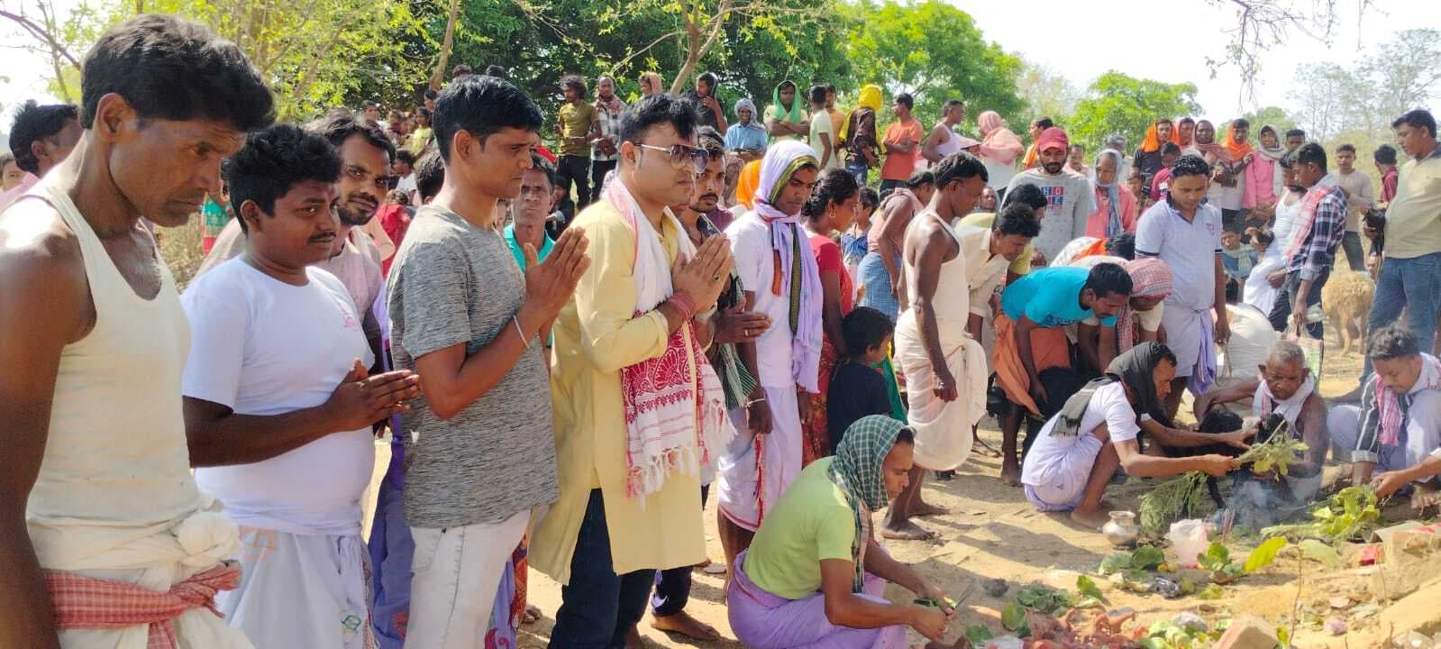 सुंदरपुर : सूख-समृद्धि की कामना को सरहुल पूजा की