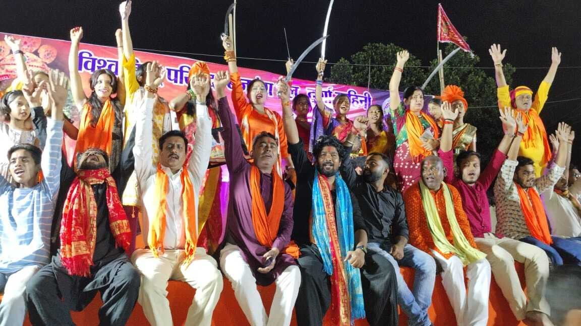 दुर्गा वाहिनी की सदस्यों को किया गया सम्मानित