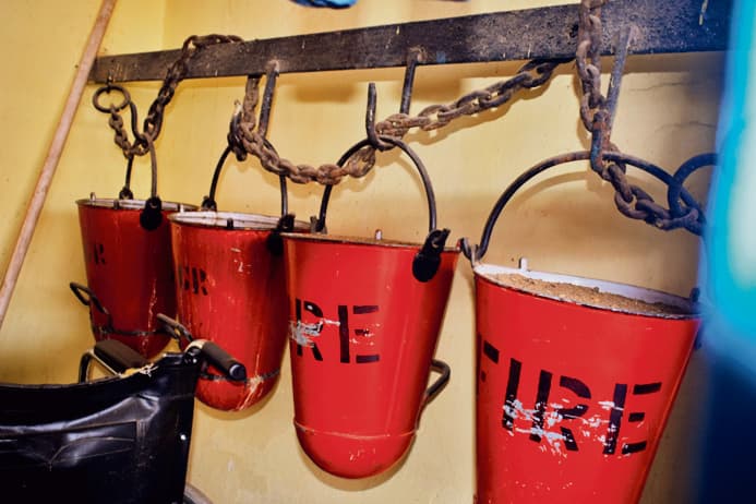 जहानाबाद स्टेशन परिसर में फायर सेफ्टी की अनदेखी