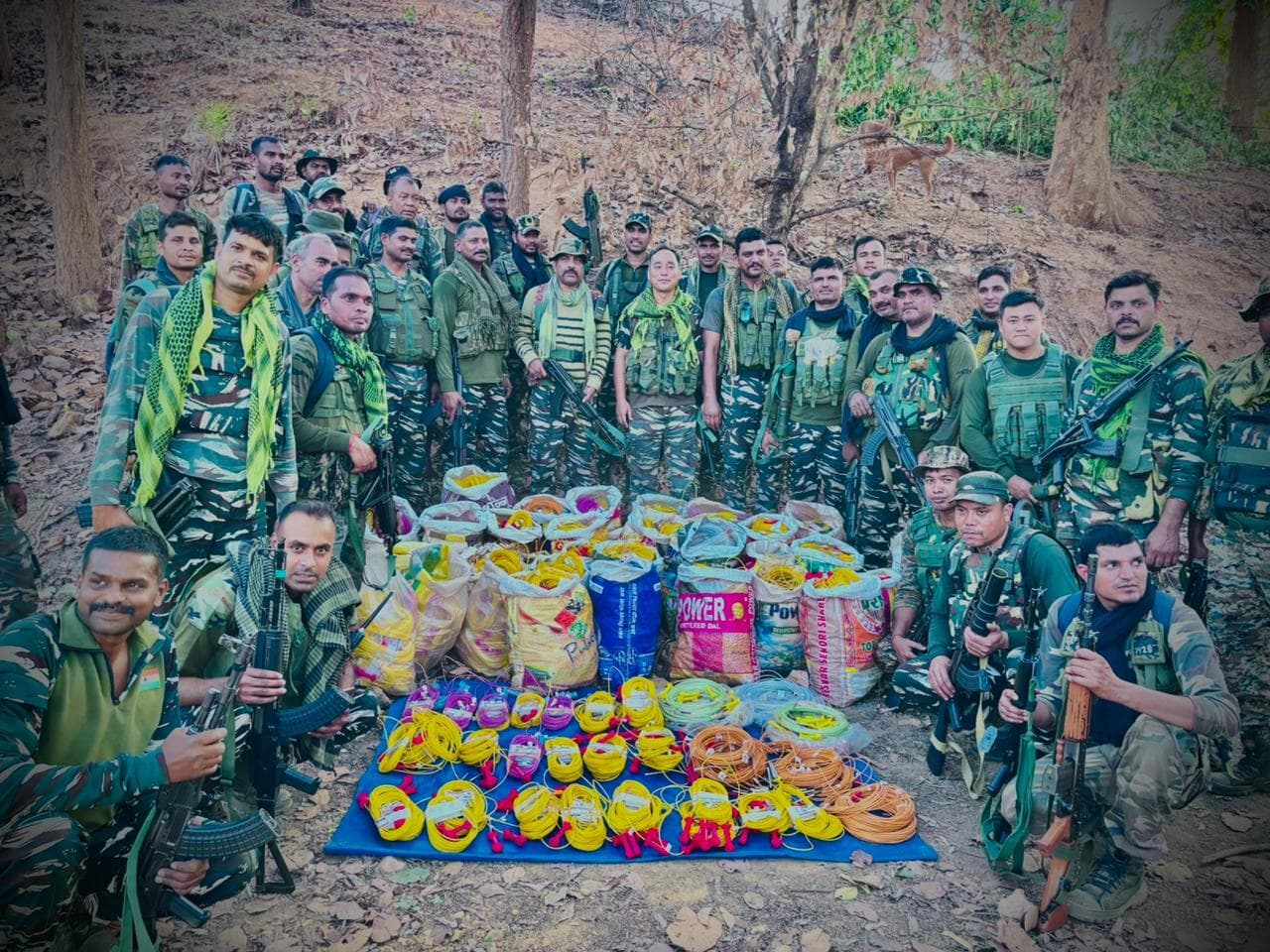 राजाबासा जंगल से पांच हजार से अधिक डेटोनेटर बरामद