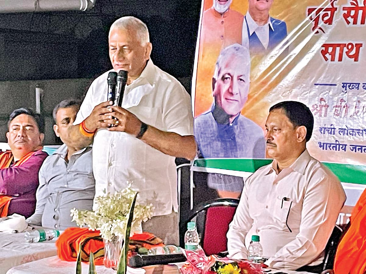 सेना की ही तरह देश के लिए बलिदान होने को तैयार रहते हैं भाजपा कार्यकर्ता : वीके सिंह