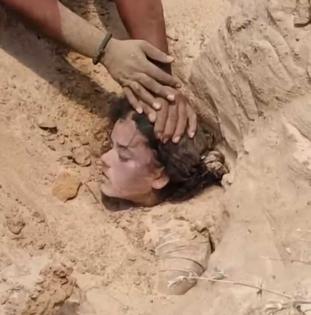 बिहटा में विवाहिता की हत्या कर गाड़ा शव, पुलिस ने जेसीबी से खोद कर निकाला