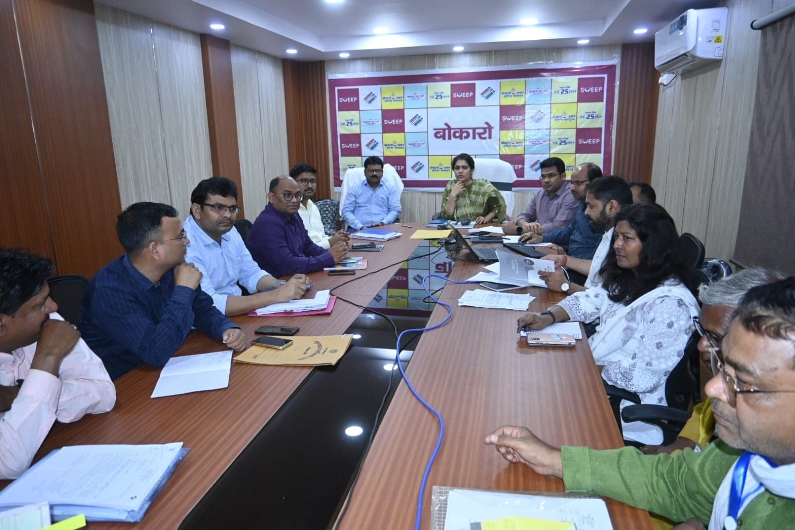 1581 मतदान केंद्र के लिए 2037 इवीएम का हुआ रेंडमाइजेशन