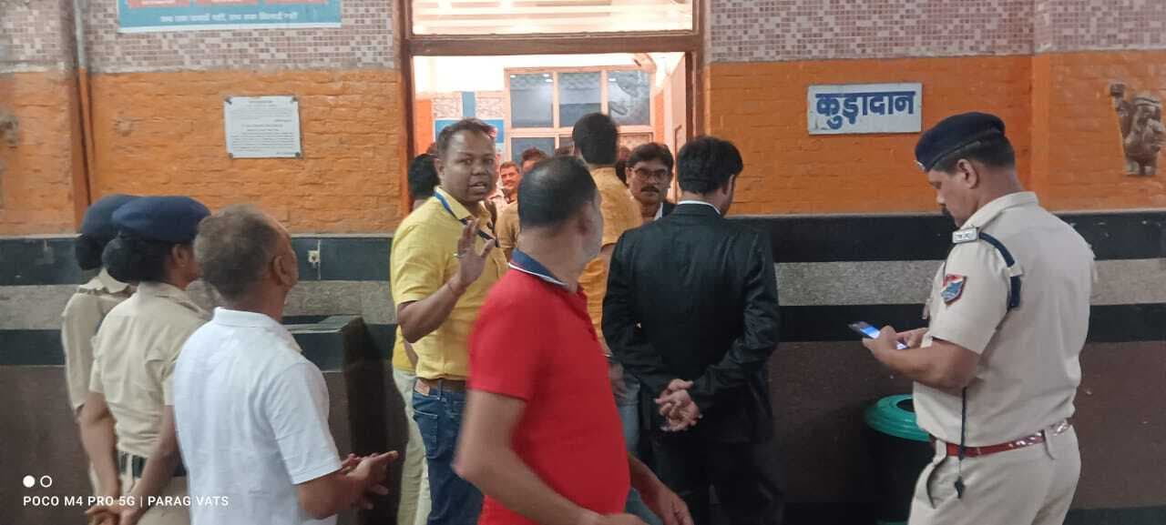 ब्रह्मपुत्र मेल के वातानुकूलित बोगी में चलाया गया विशेष चेकिंग अभियान