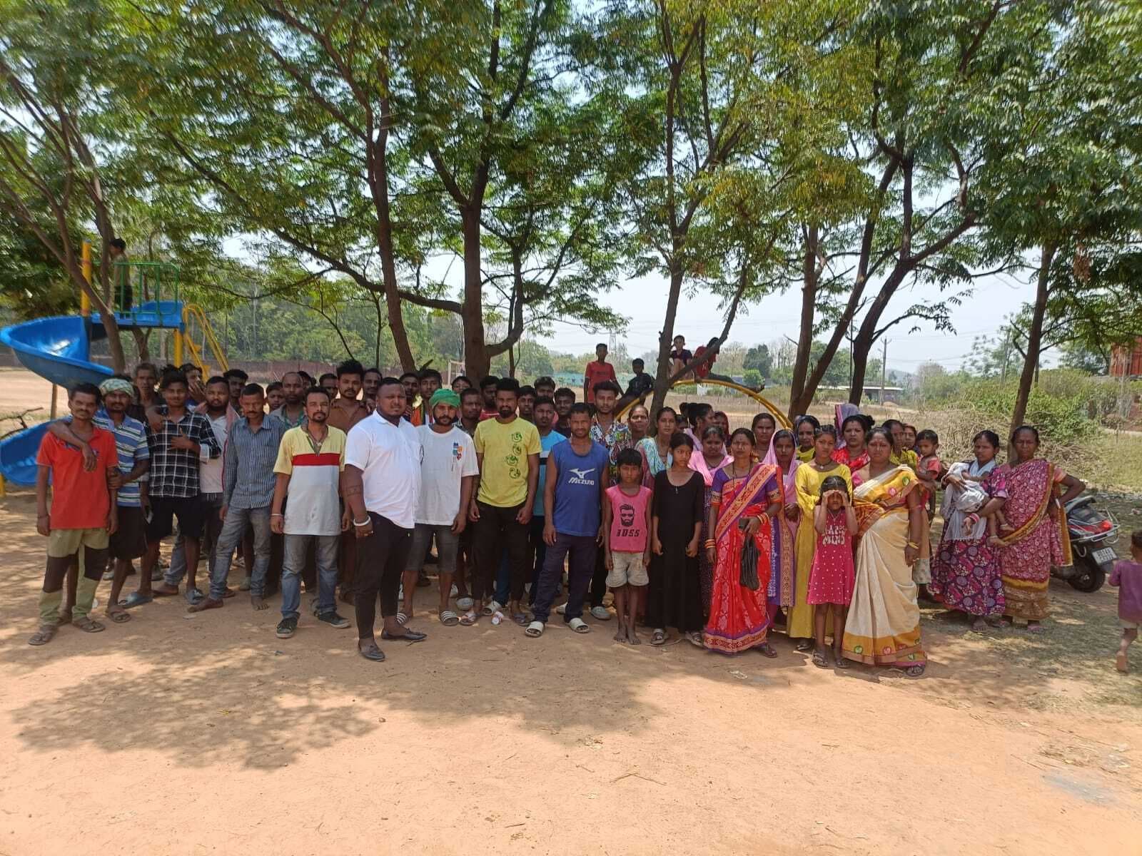 बंडामुंडा में गरमायी राजनीति, मुखी बस्ती में दो गुट भिड़े, धक्का-मुक्की हुई