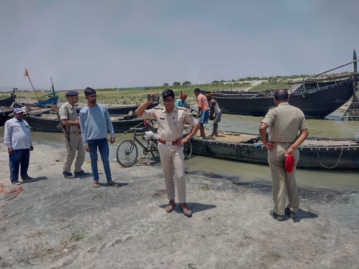 भागलपुर व कटिहार में मतदान को लेकर गंगा नदी से सटे इलाका में हुई गश्ती, नहीं चले स्टीमर व नाव