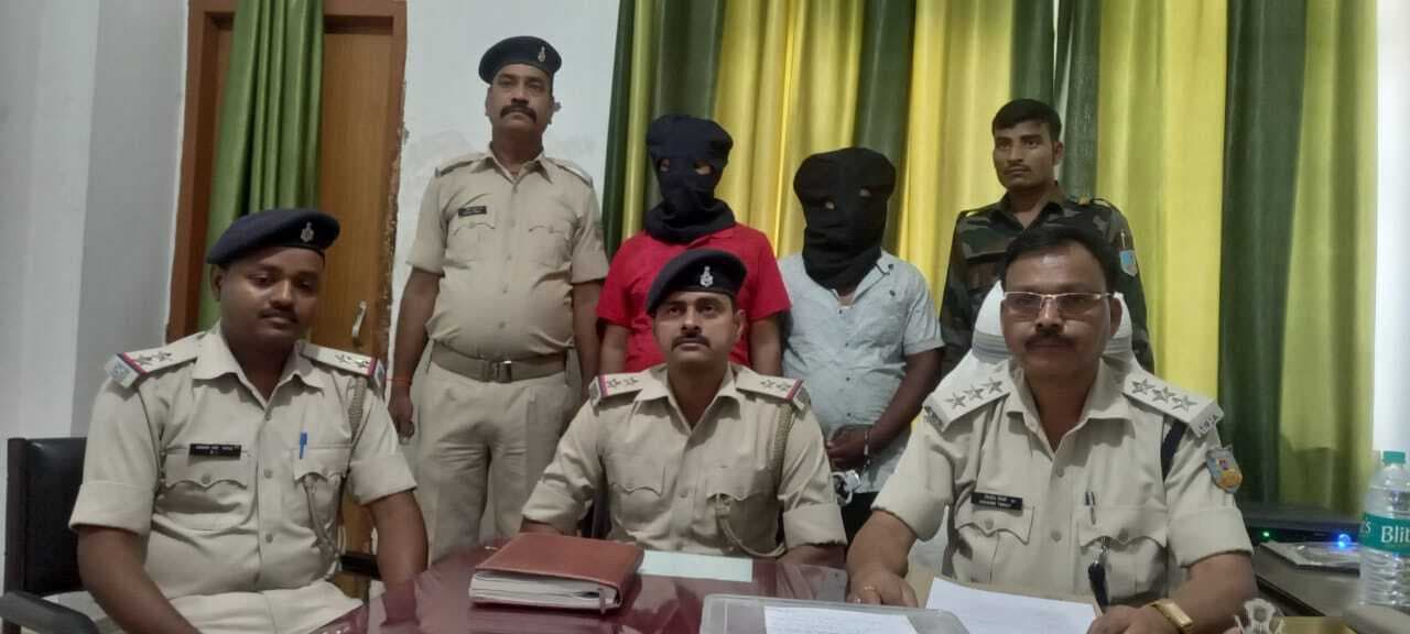 साहिबगंज पुलिस ने दो अपराधियों को हथियार के साथ किया गिरफ्तार