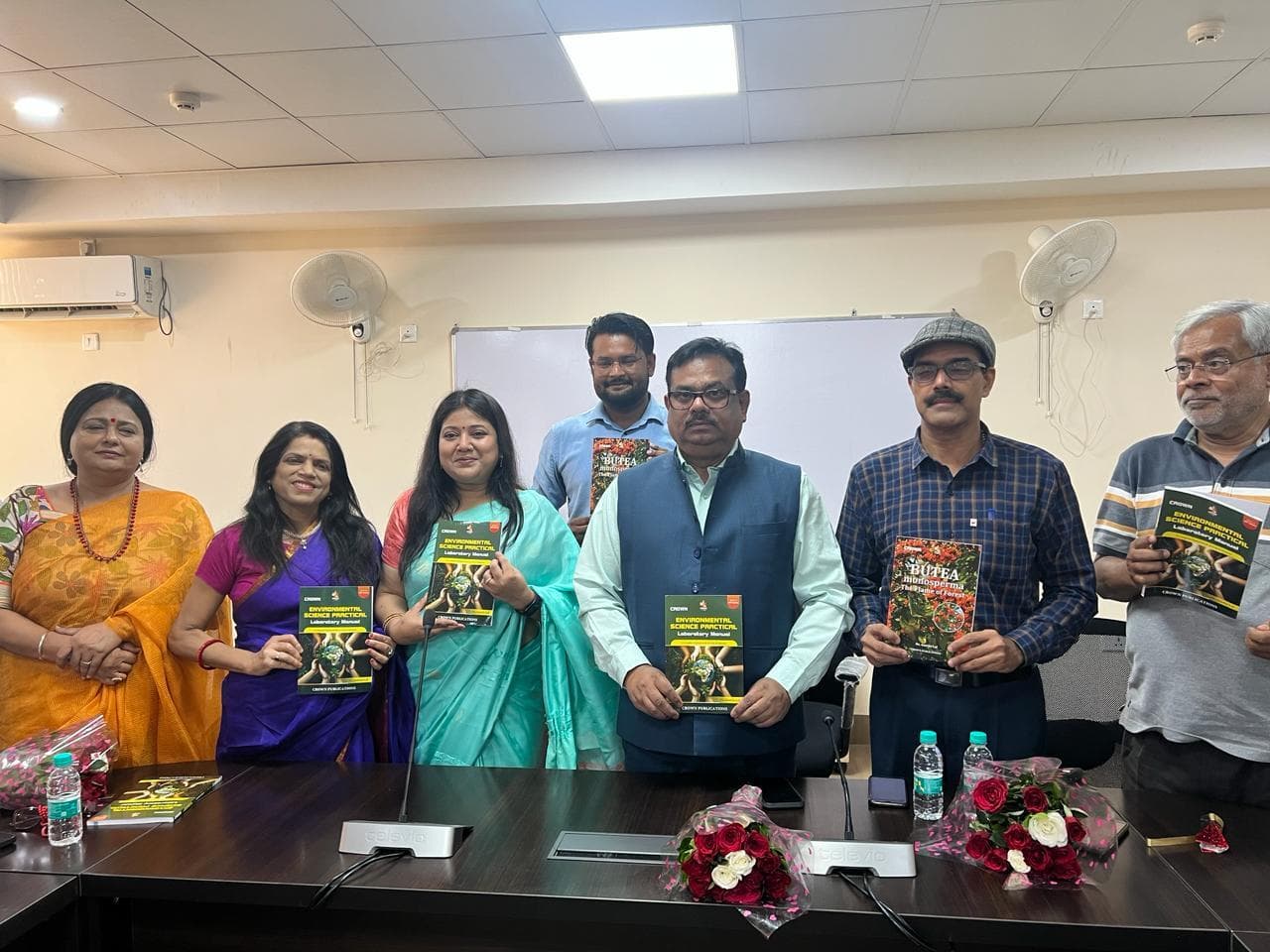 डीएसपीएमयू : पर्यावरण अध्ययन पर दो पुस्तकों का किया गया विमोचन