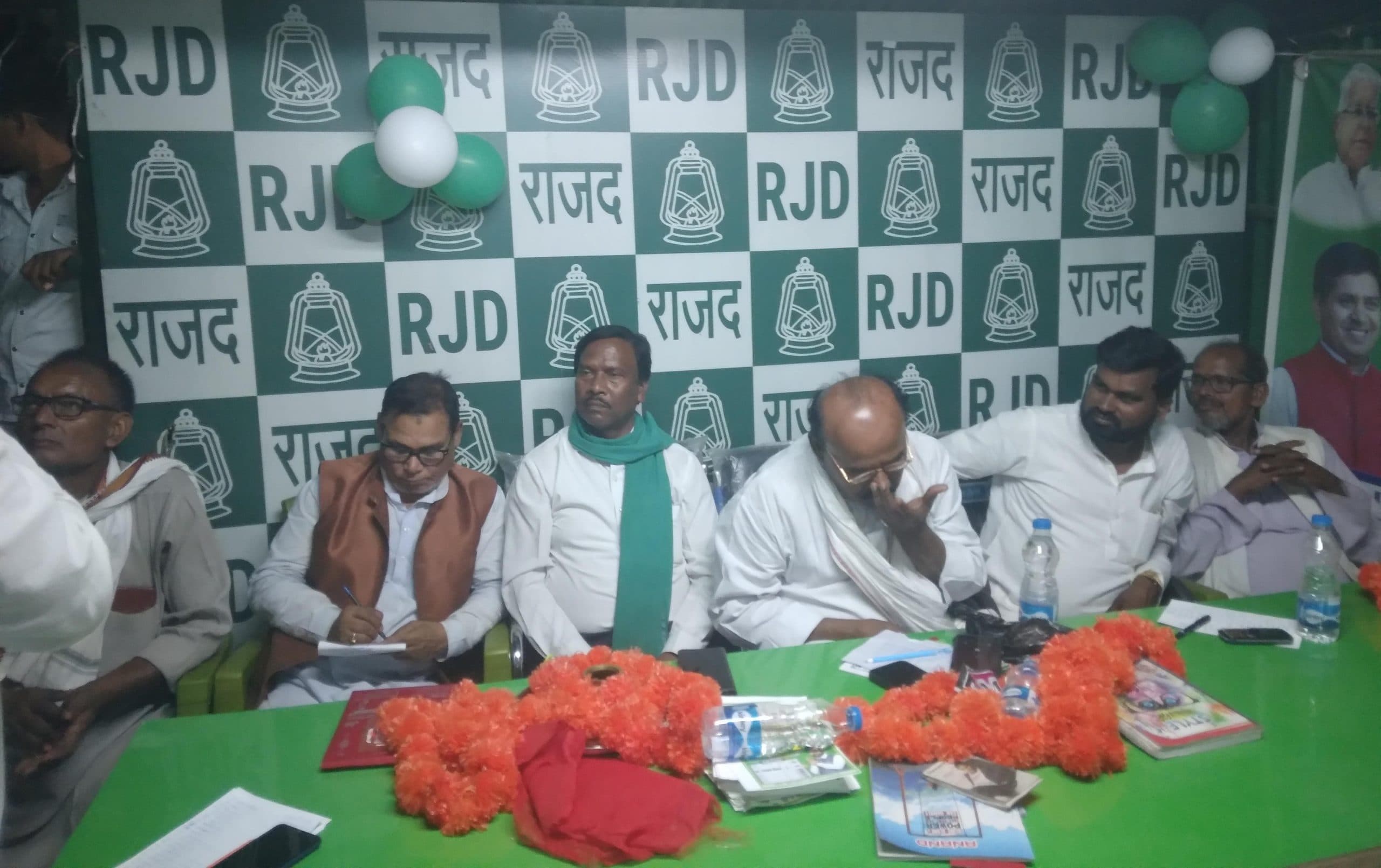 महागठबंधन के प्रखंड चुनाव कार्यालय का उद्घाटन, लोगों से पहले मतदान फिर जलपान करने की अपील