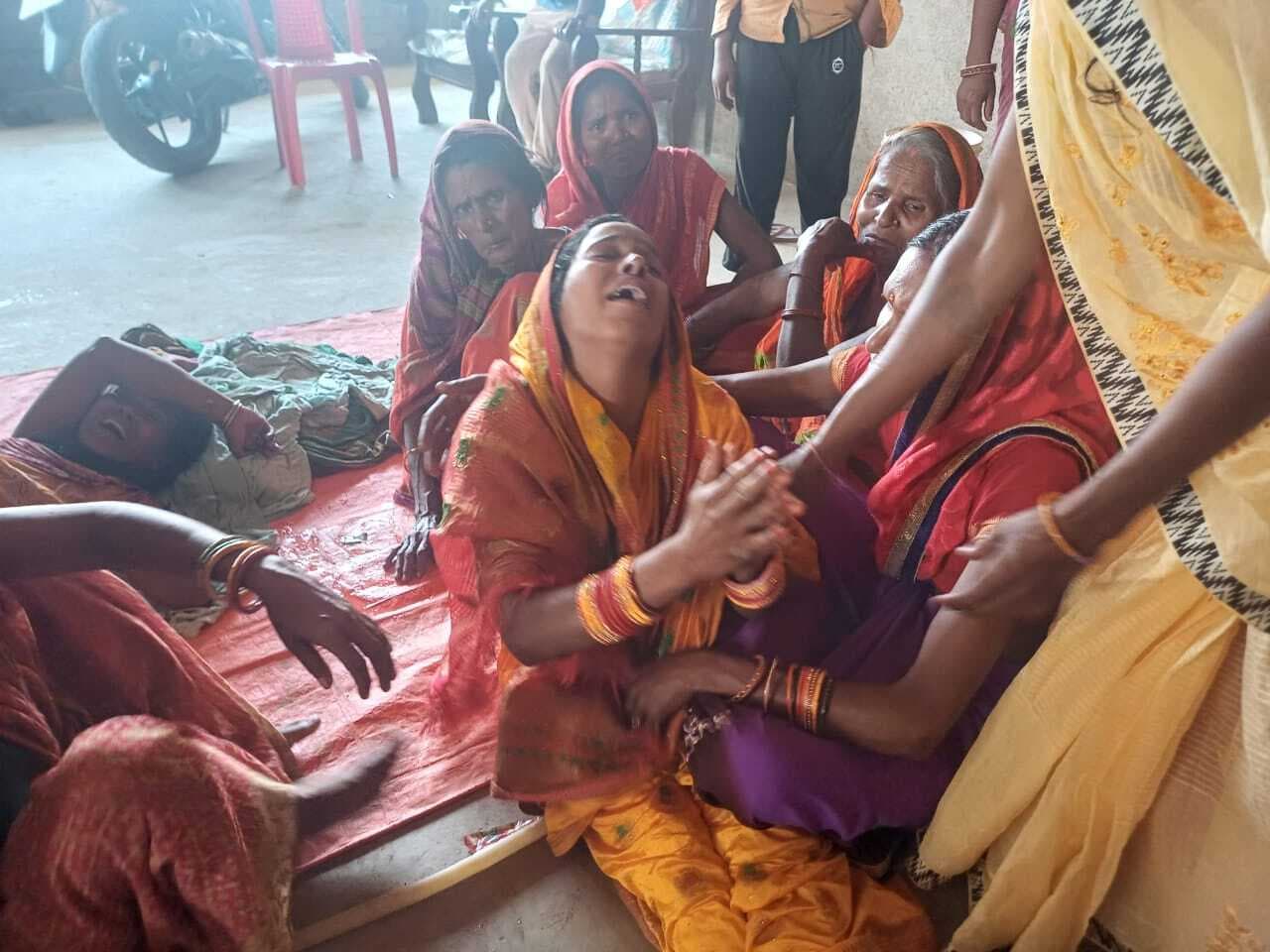 पत्नी से बैंक कर्मी को हुआ विवाद तो फेसबुक पर लाइव आकर फांसी के फंदे से लटकर दे दी जान