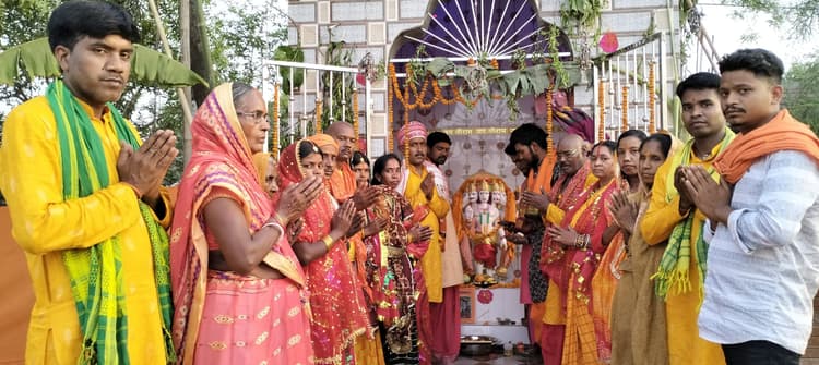 प्राण प्रतिष्ठा को ले हमुमान मूर्ति का कराया गया नगर भ्रमण