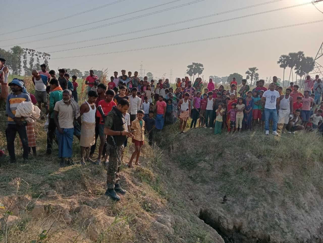 गांव के बाहर पोखर किनारे मिला अधेड़ का शव