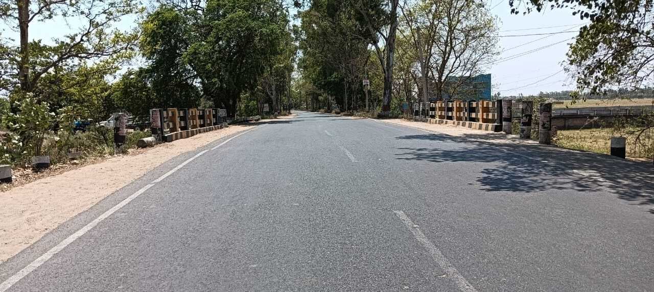 मुख्य मार्ग से लेकर गांव की गलियां तक रहीं सूनी