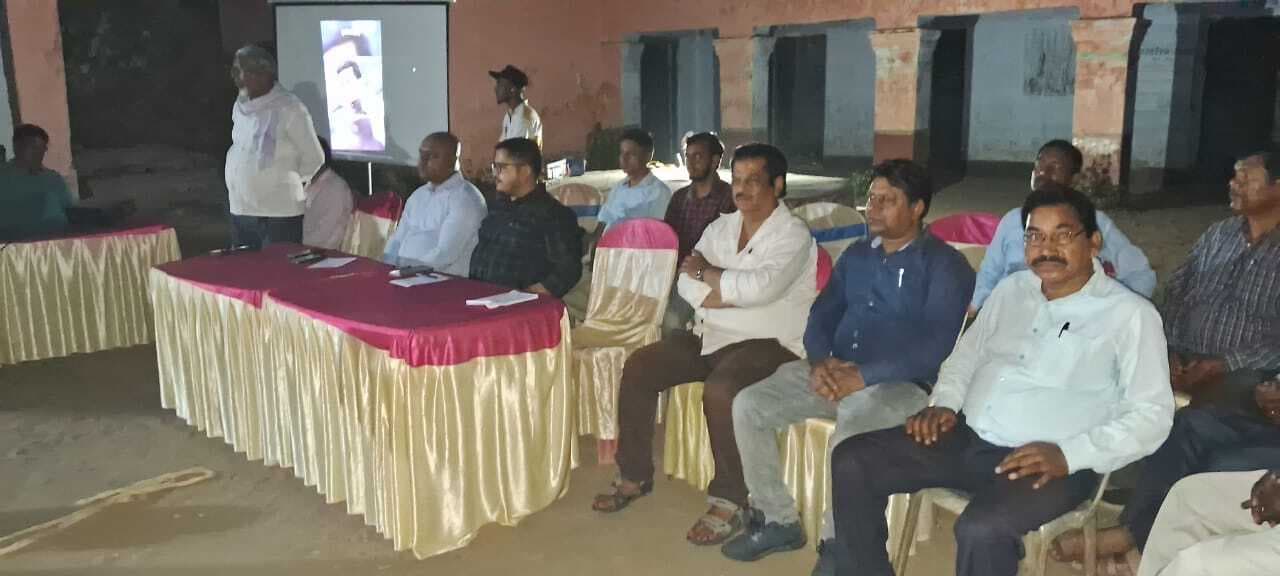 संध्या चौपाल में लोगों को मतदान के लिए किया गया जागरूक