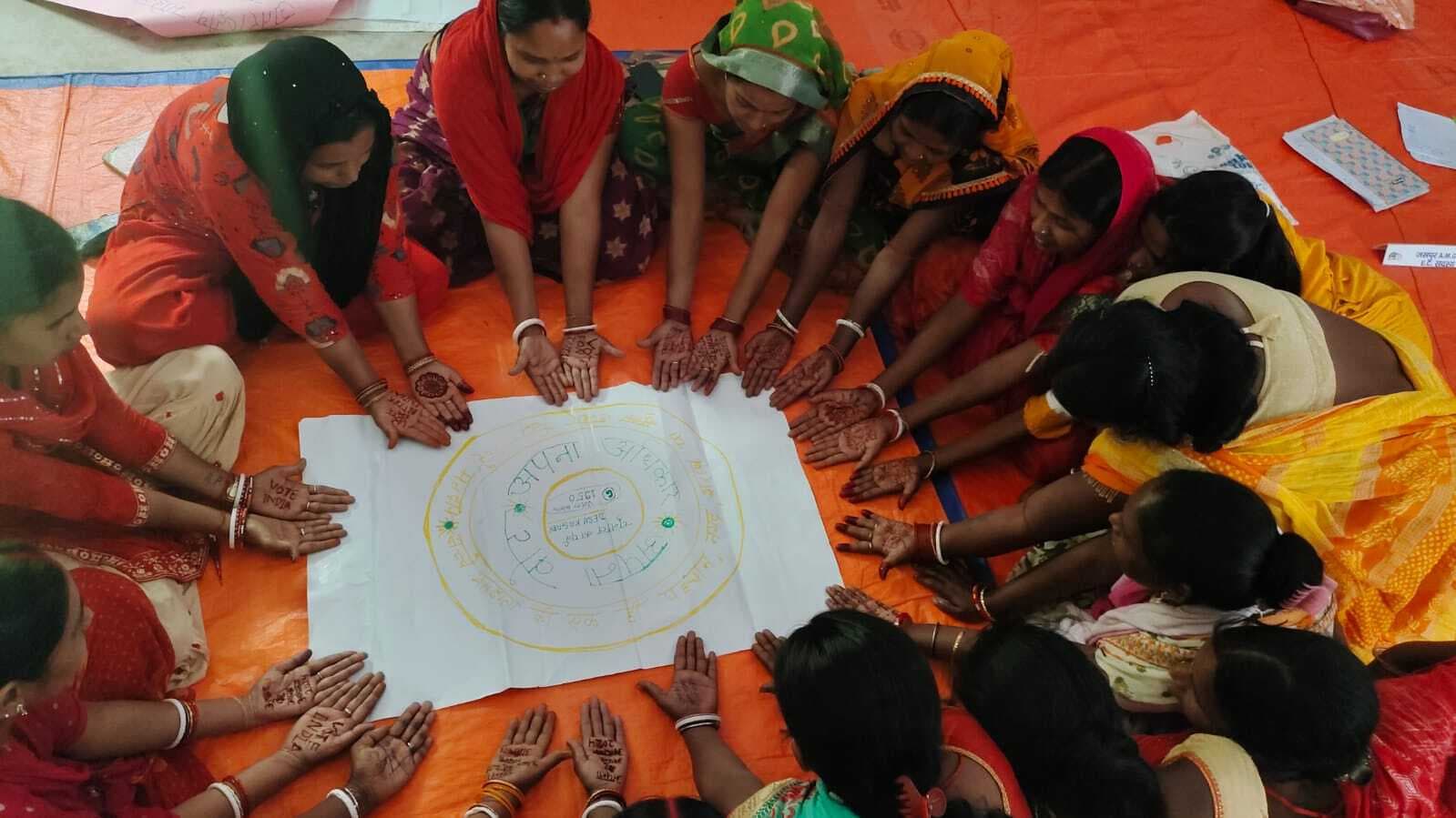 नारायणपुर में लोगों को बताया गया मतदान का महत्व