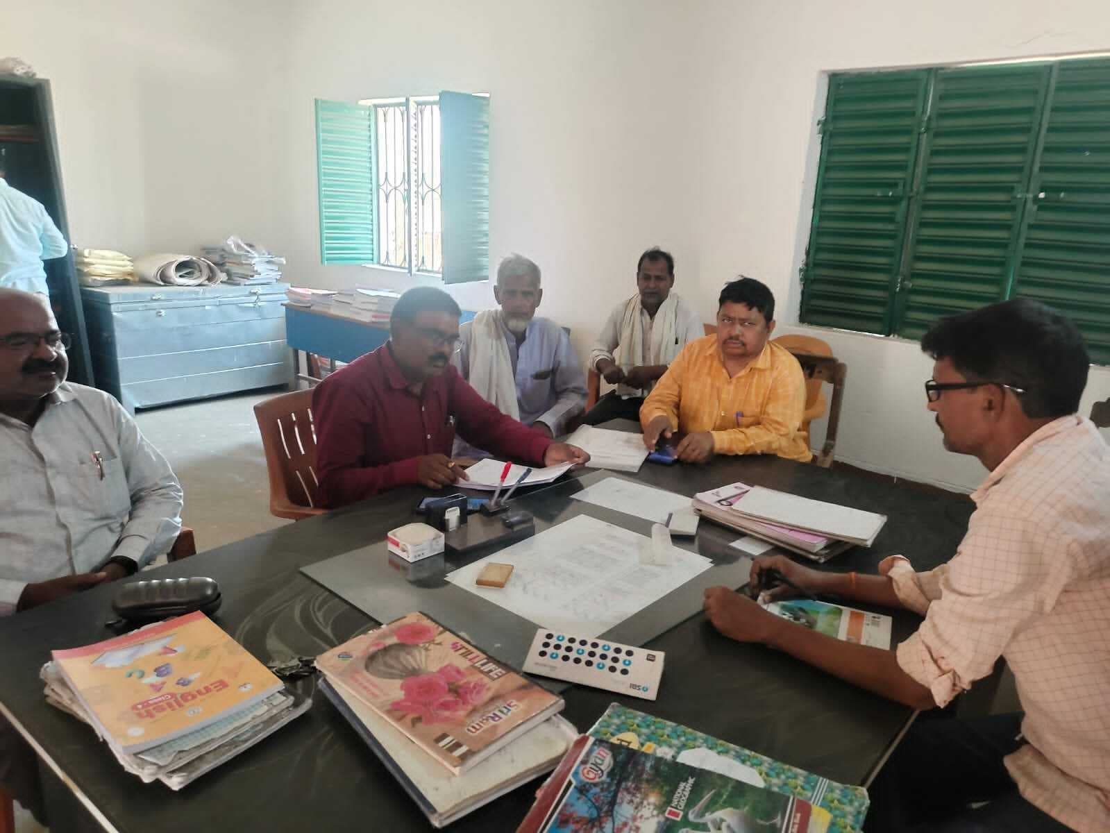 लकड़ाखोंधा उमवि में फर्जी तरीके से पांच लाख की निकासी मामले में जांच शुरू, गठित टीम को नहीं मिली पंजी