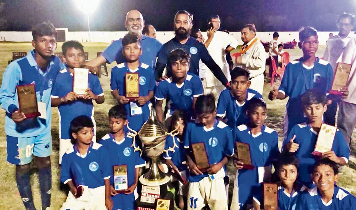 फुटबॉल यूथ लीग में अल्फा स्पोर्ट्स चैंपियन