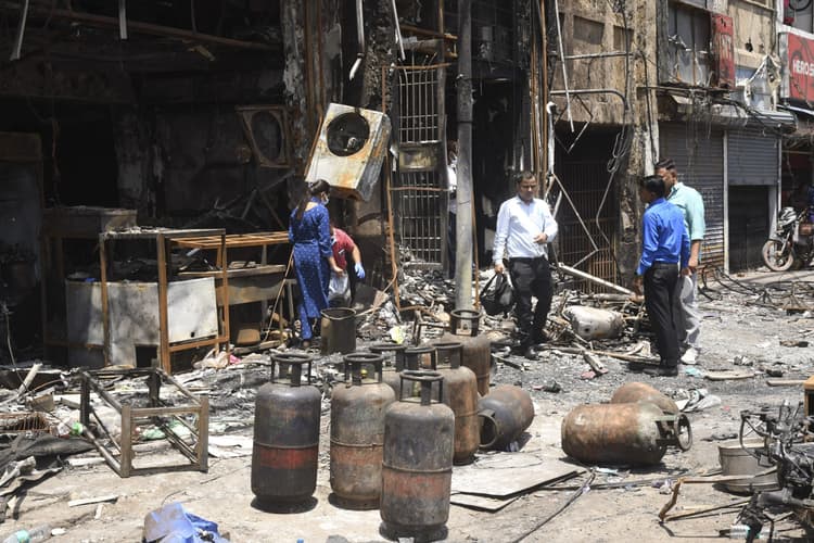 पाल होटल व अमृत लॉज की डिजाइन थी खतरनाक, बचाव की नहीं थी व्यवस्था