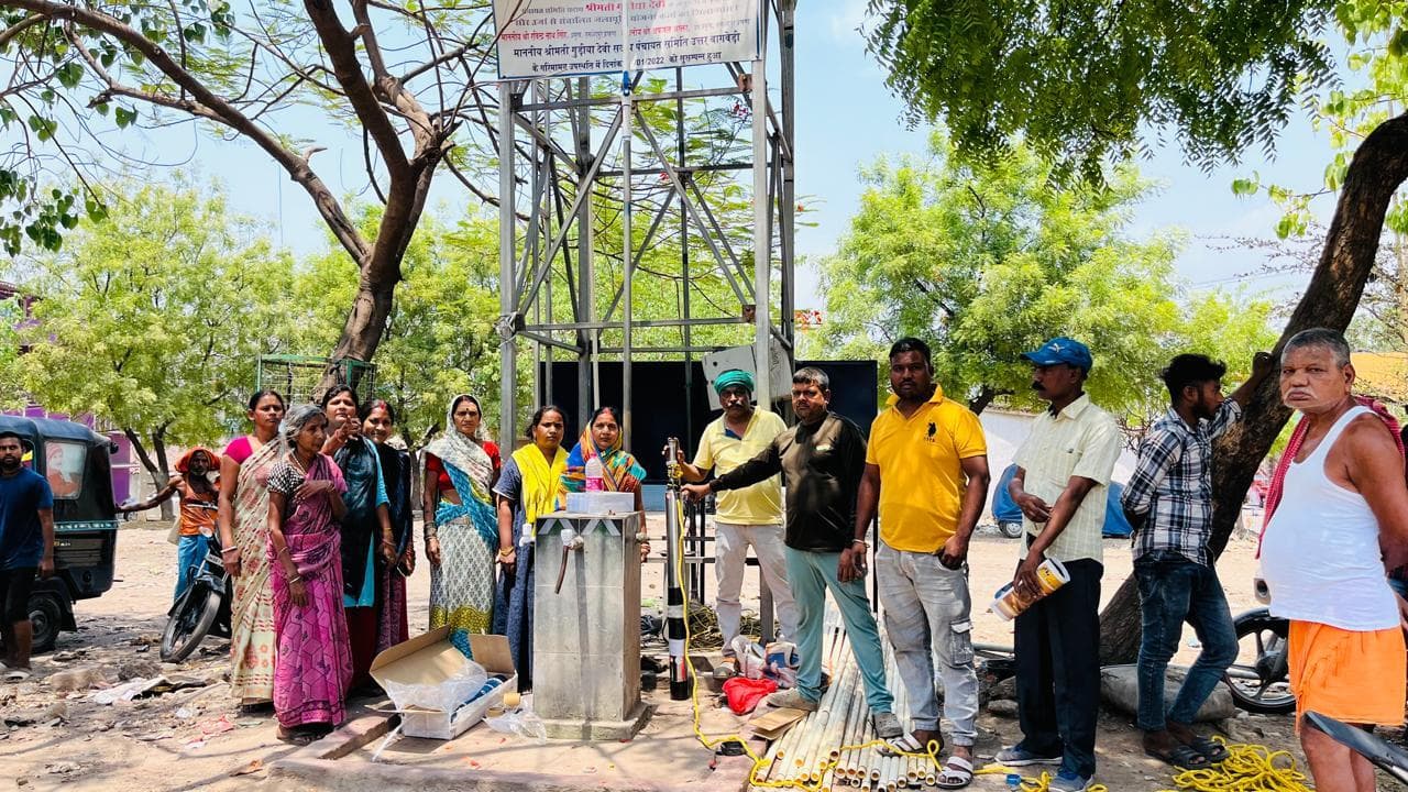 बागबेड़ा : पंचायत समिति सदस्य ने नया सबमर्सिबल पंप लगवाया