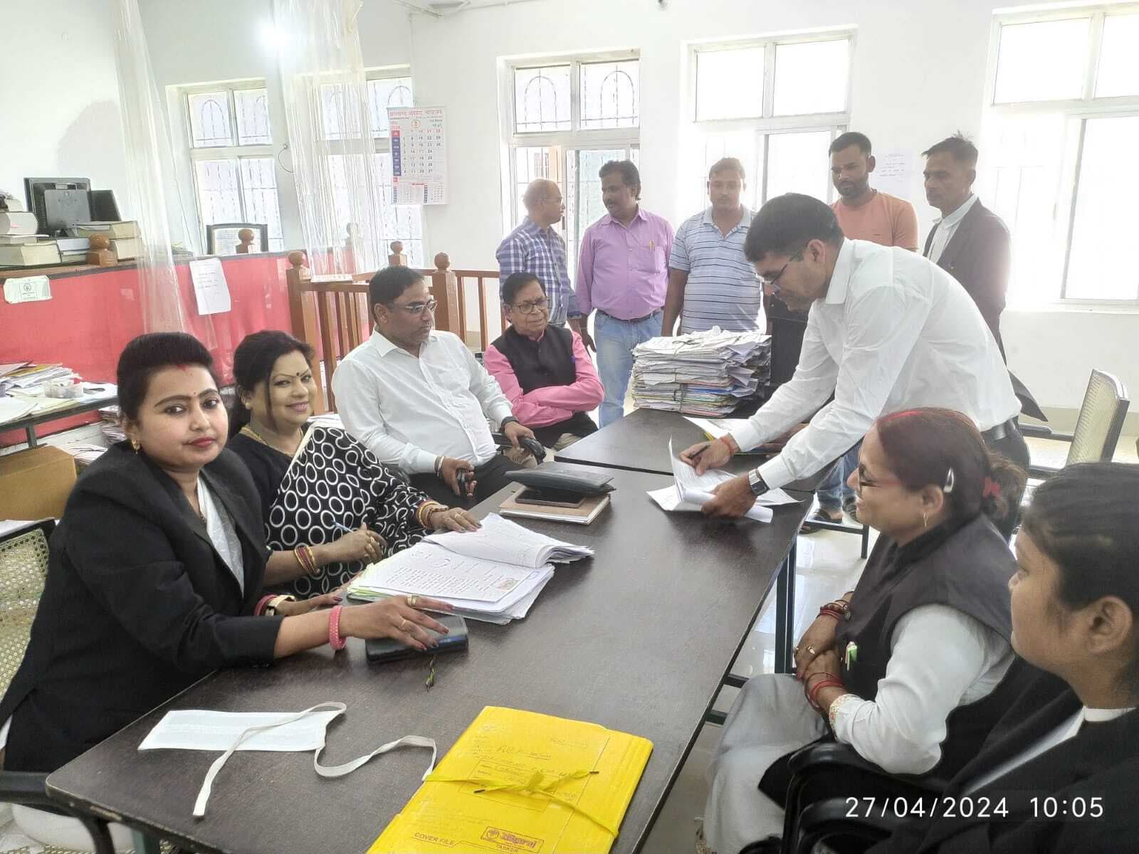 चार बेंचो के माध्यम से 82 वादों का निष्पादन