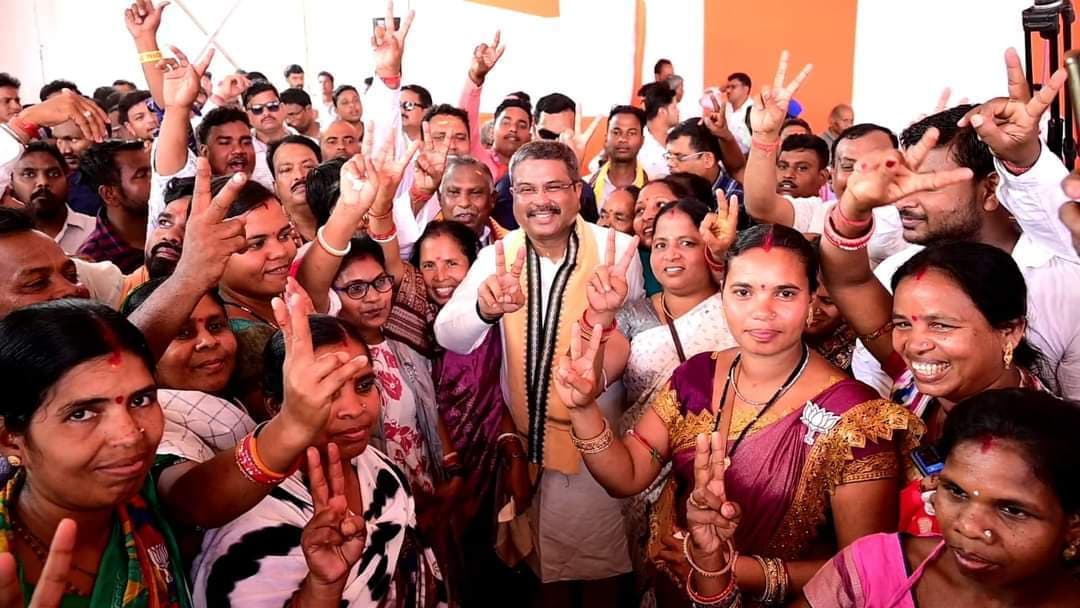 आठमलिक में केंद्रीय मंत्री ने किया प्रचार, बोले-पेयजल, स्वास्थ्य, शिक्षा व रोजगार के लिए ओडिशा में होगा सत्ता परिवर्तन