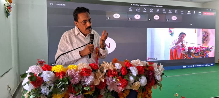 वर्तमान समय में डिजिटल प्रौद्योगिकी शिक्षा आवश्यक