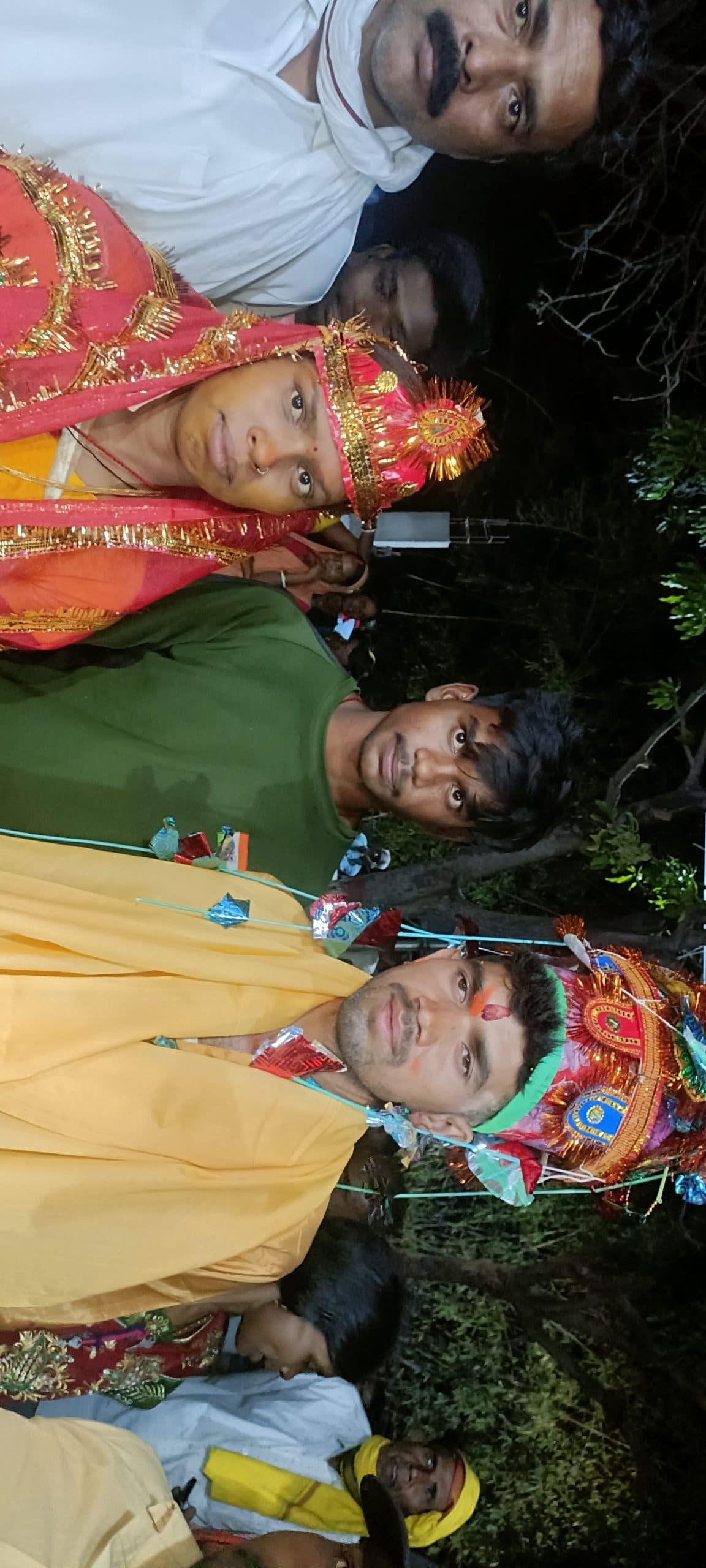 प्रेमी जोड़ा का कराया गया मंदिर में विवाह