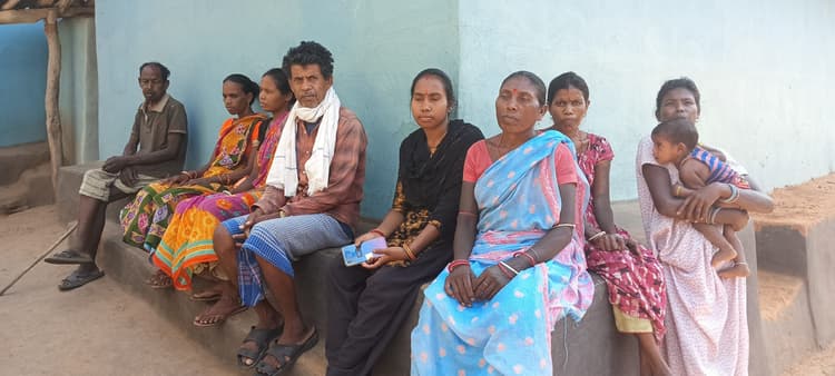 - पहाड़ पर बसे भेलवाबेड़ा का कौन पार करेगा बेड़ा