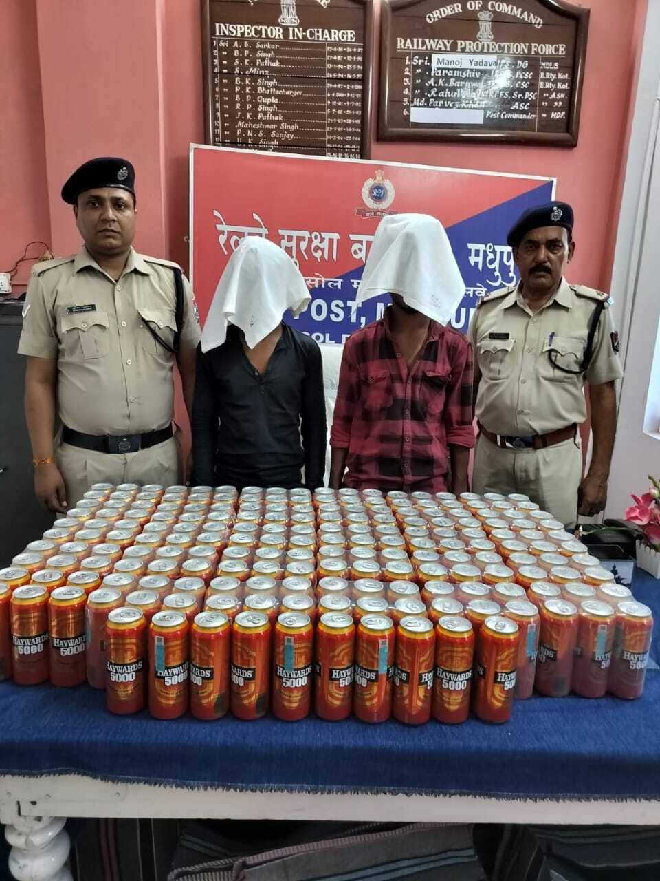 तस्करी कर बिहार ले जा रहे 190 केन बीयर जब्त, दो गिरफ्तार