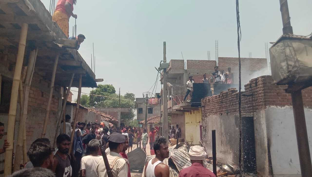 सुपाहा गांव में शॉर्ट-सर्किट से लगी आग, चार घर जलकर हुए राख