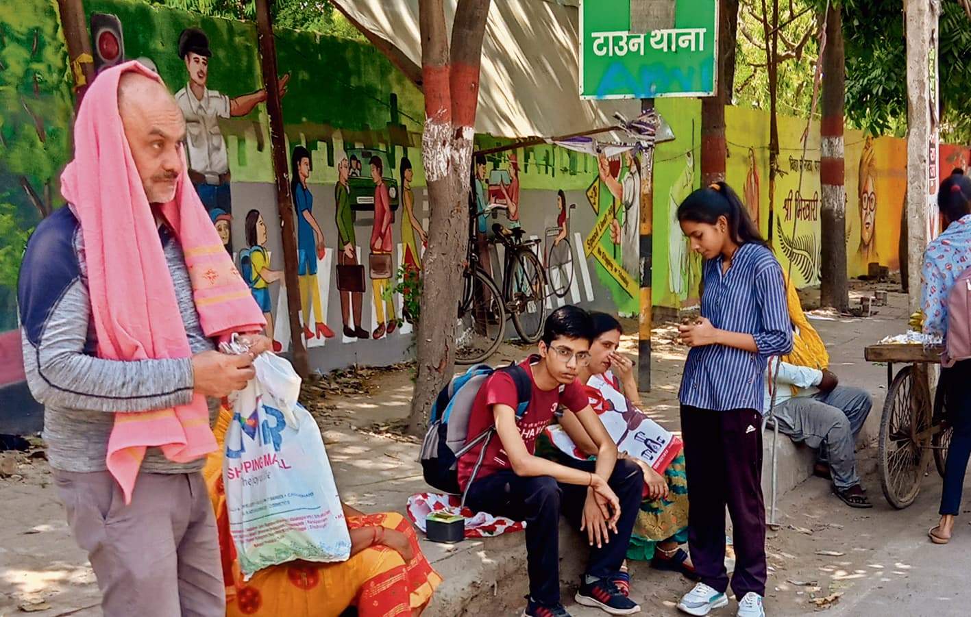 हीट स्ट्रोक की चपटे में लोग, घर से निकलना मुश्किल