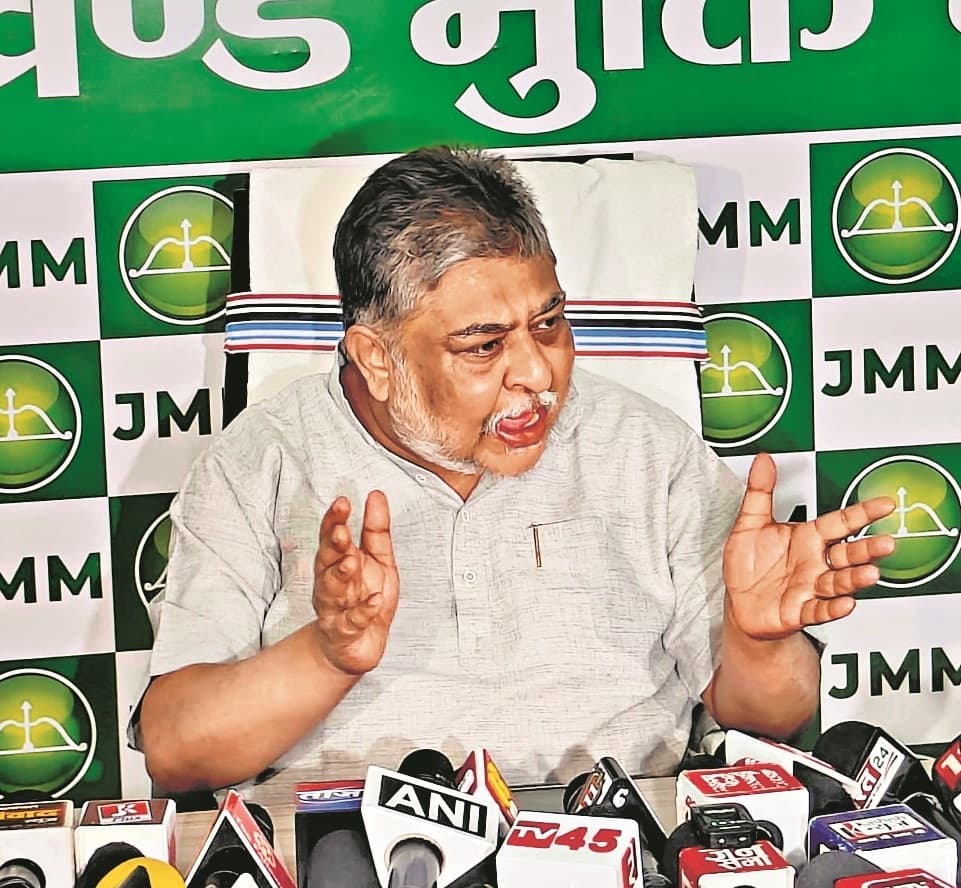 झामुमो ने पीएम मोदी से मांगा जवाब कहा सरना धर्म कोड पर क्लीयर करें स्टैंड