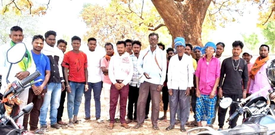 गोरहर में रोड नहीं तो वोट नहीं के लगाये नारे