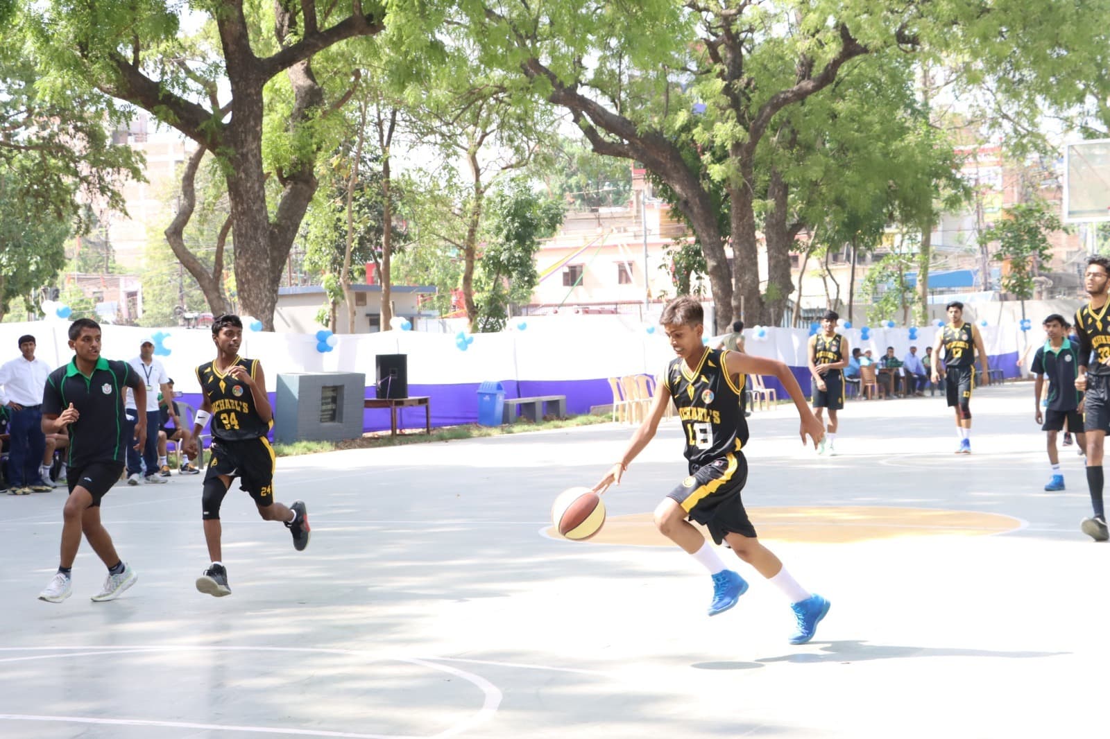 कैंपस : संत माइकल हाइस्कूल में इंटर स्कूल बास्केटबॉल टूर्नामेंट में 13 स्कूलों की टीमों ने लिया भाग