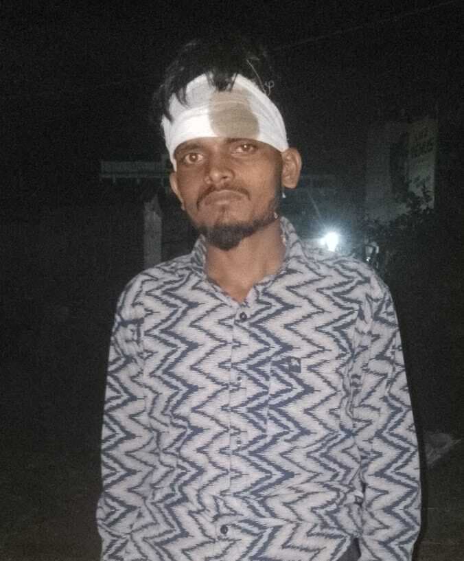 नशे में मनचलों ने युवक के साथ की मारपीट