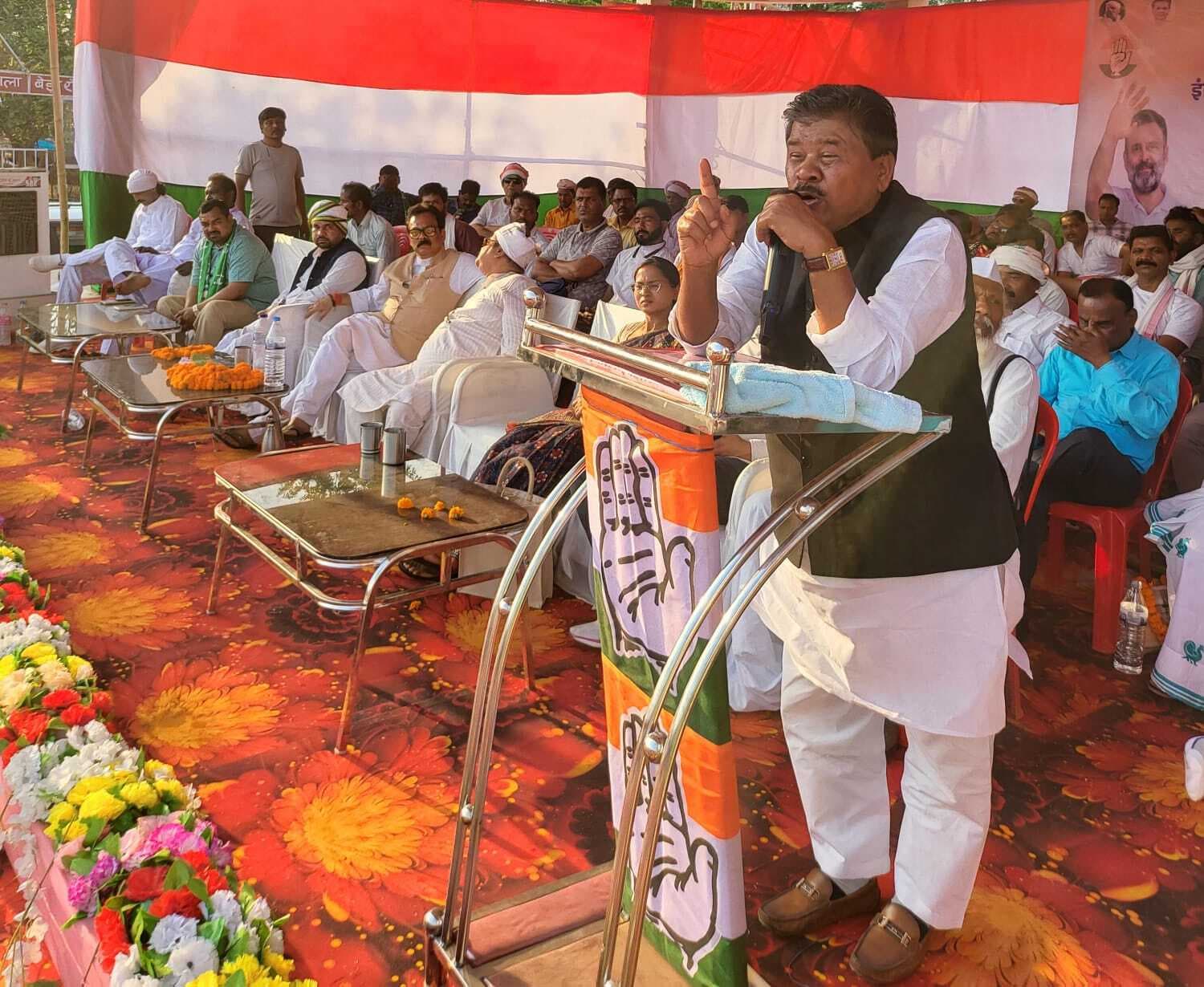 बीजेपी देश को आरएसएस के इशारे पर चलाना चाह रही है: सुखदेव